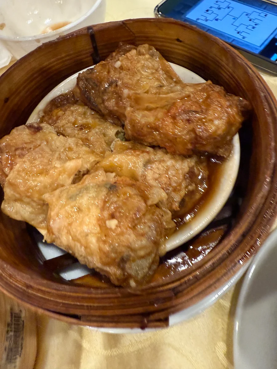 6. Vegetarian Spring Rolls 菜春卷